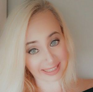 Meet your Posher, Simone